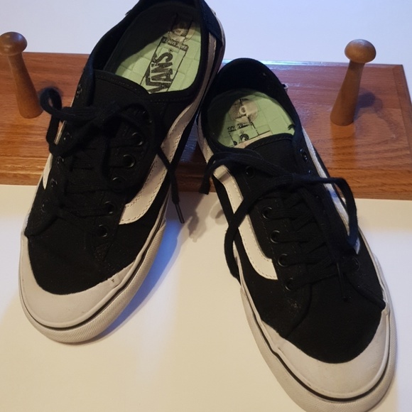 vans that look like converse